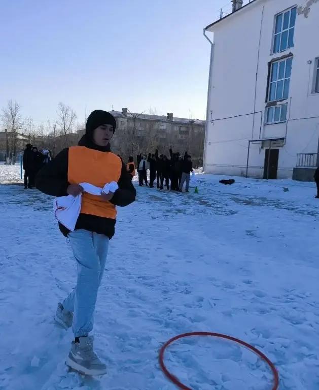 Весёлые "Рождественские старты" в школе 52 - праздник спорта и смеха!!! Весёлые "Рождественские старты" в школе 52 - праздник спорта и смеха!!!