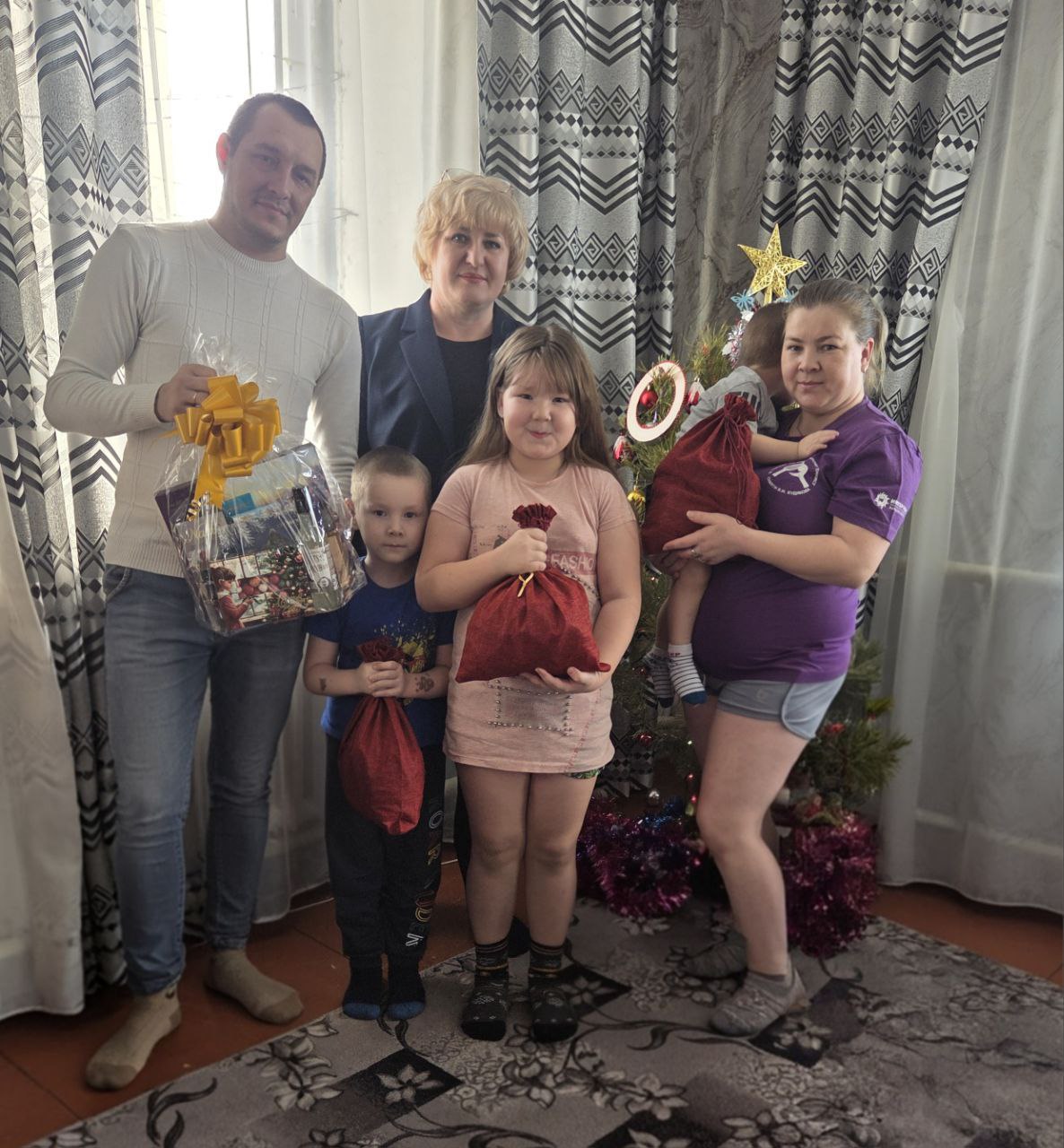 Министр образования Забайкалья поздравила участников СВО с Новым годом и Рождеством Министр образования Забайкалья поздравила участников СВО с Новым годом и Рождеством