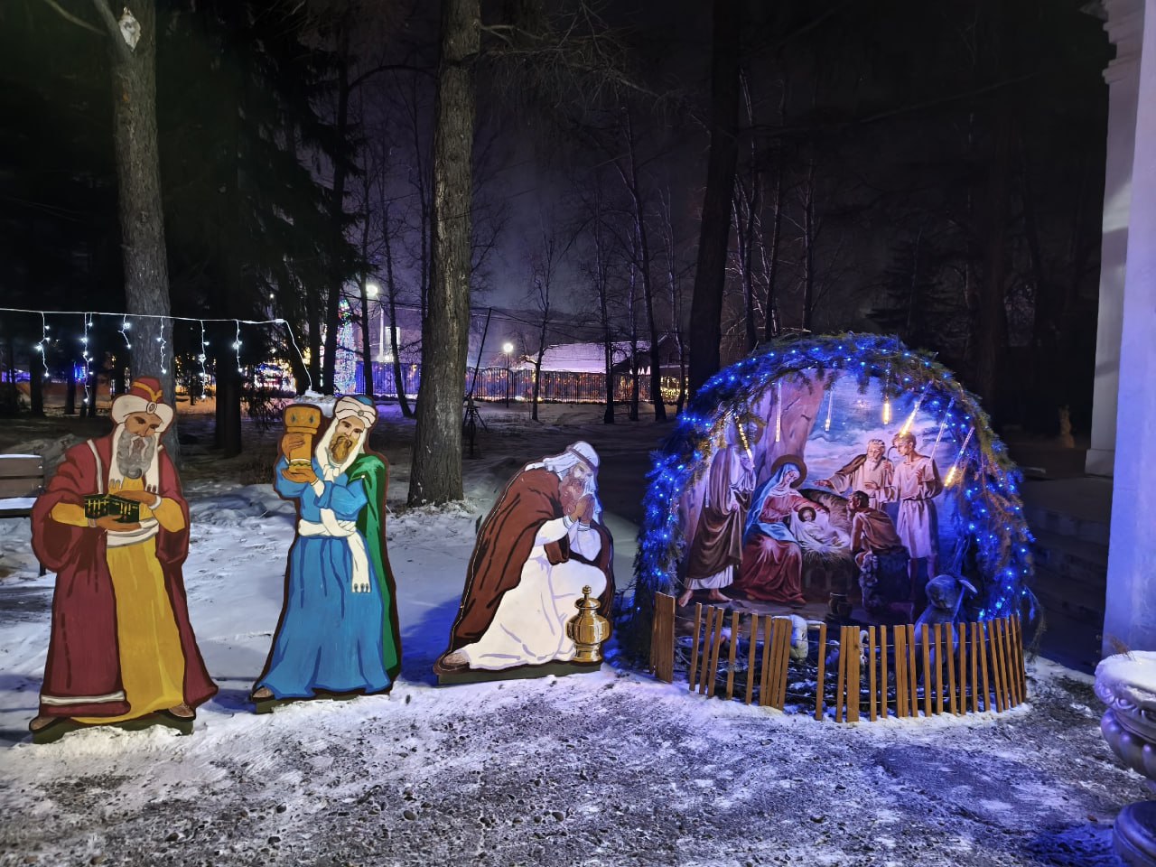 В Красночикойском округе к Рождеству украсили храм и церковь В Красночикойском округе к Рождеству украсили храм и церковь