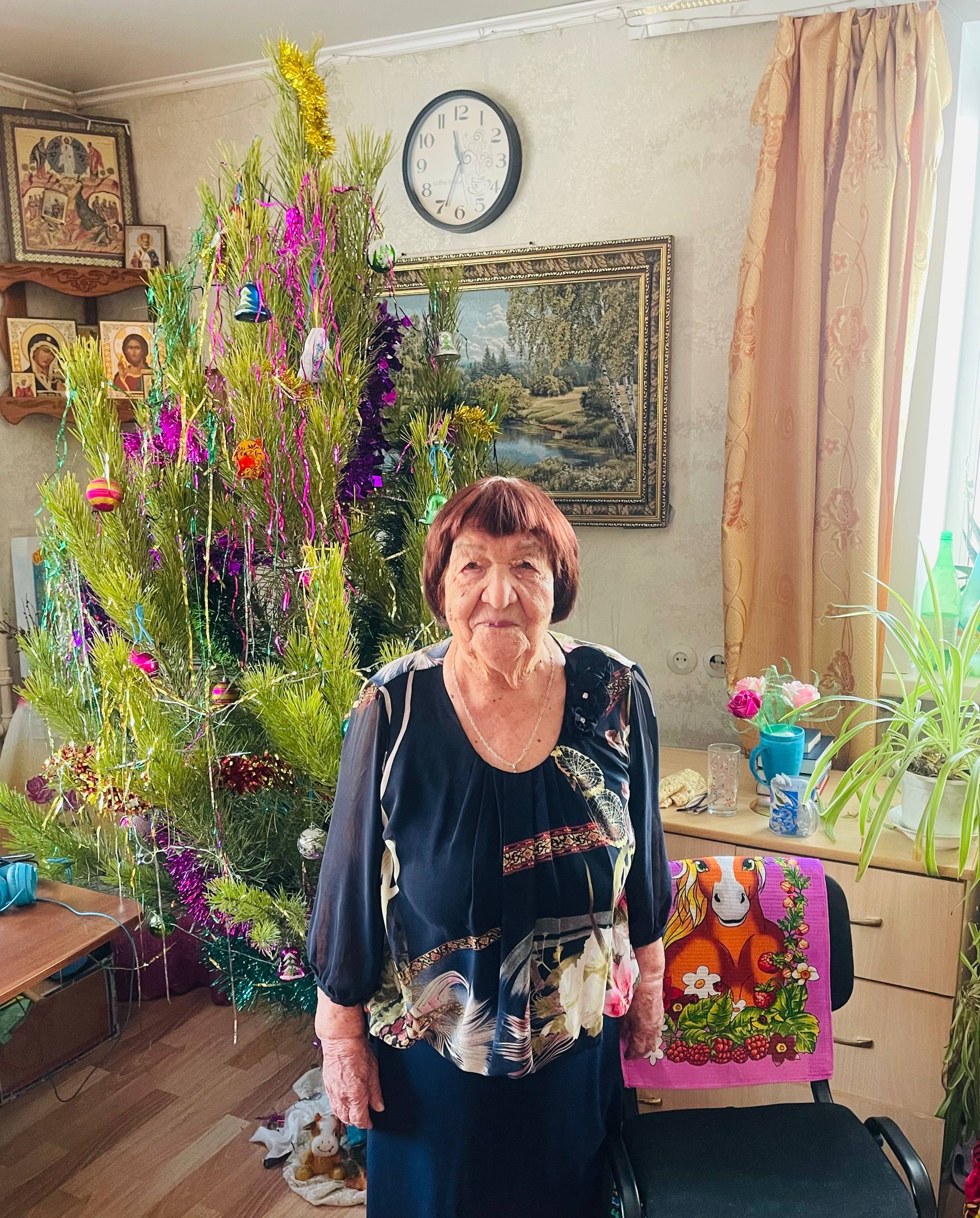 Сегодня в Железнодорожном районе свой 97-летний юбилей отмечает удивительная женщина, труженик тыла Валентина Николаевна Колесникова