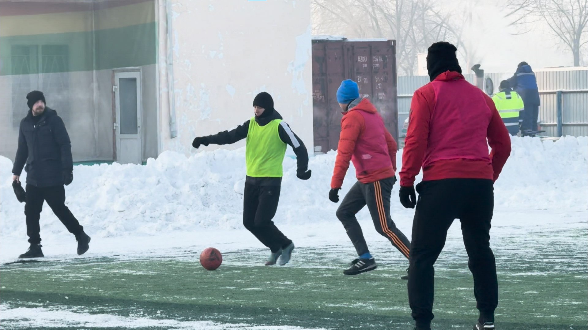 Международный фестиваль зимнего футбола завершился в Чите