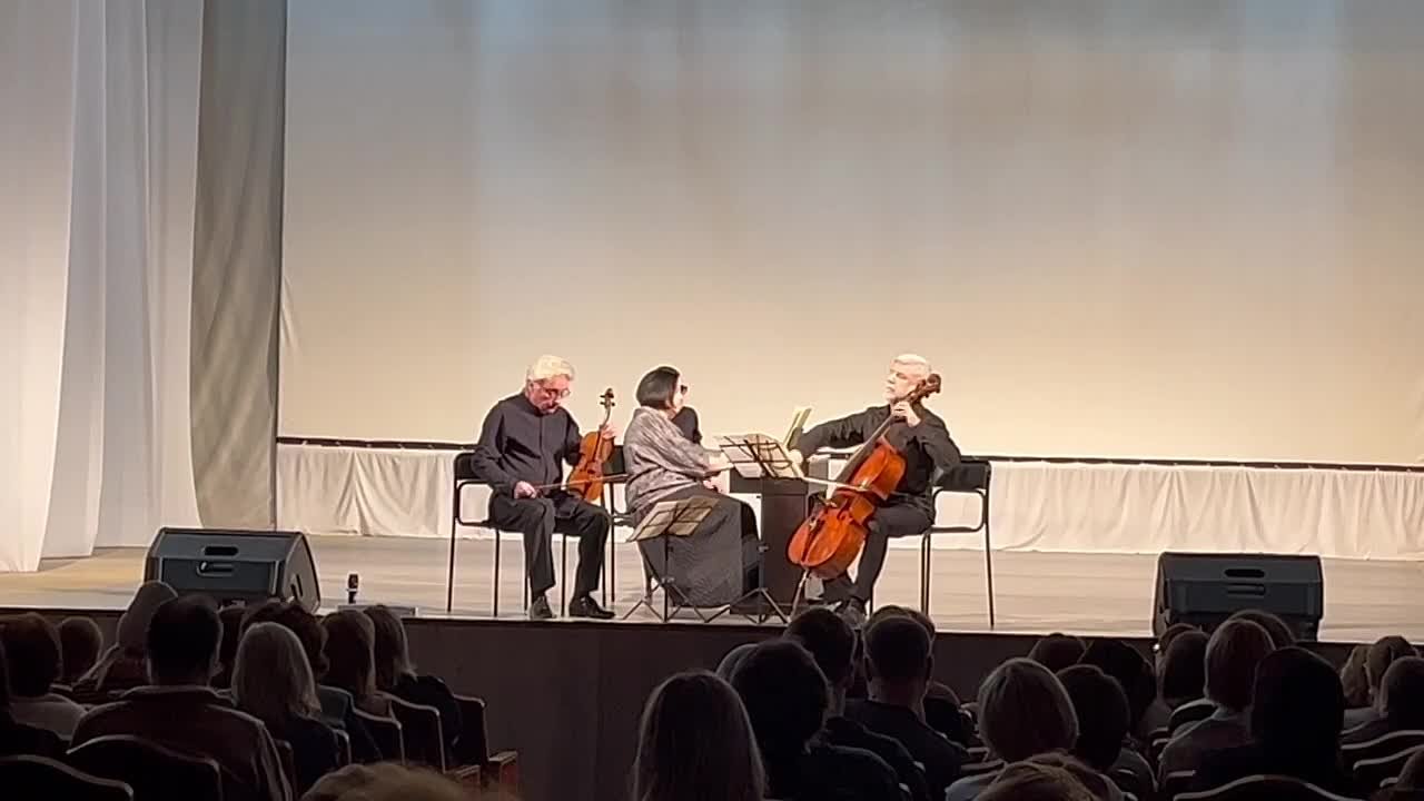 Коллектив «Лундстрем трио» выступает сегодня для жителей сёл Калга и Нерчинский Завод