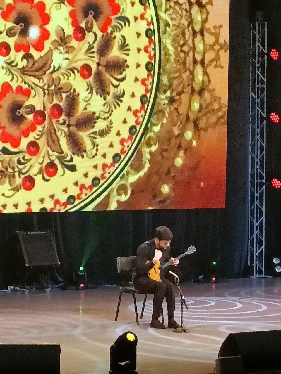 Юбилейный концерт ДШИ 3, который прошел 9 января, собрал в большом зале краевой филармонии учащихся и преподавателей, родителей и бывших выпускников, преподавателей, которые приехали на торжественное мероприятие из разных... Юбилейный концерт ДШИ 3, который прошел 9 января, собрал в большом зале краевой филармонии учащихся и преподавателей, родителей и бывших выпускников, преподавателей, которые приехали на торжественное мероприятие из разных...