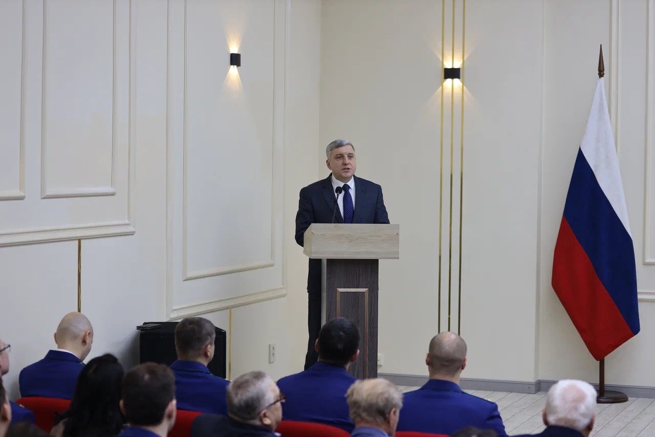 Александр Осипов наградил лучших работников прокуратуры Забайкалья Александр Осипов наградил лучших работников прокуратуры Забайкалья