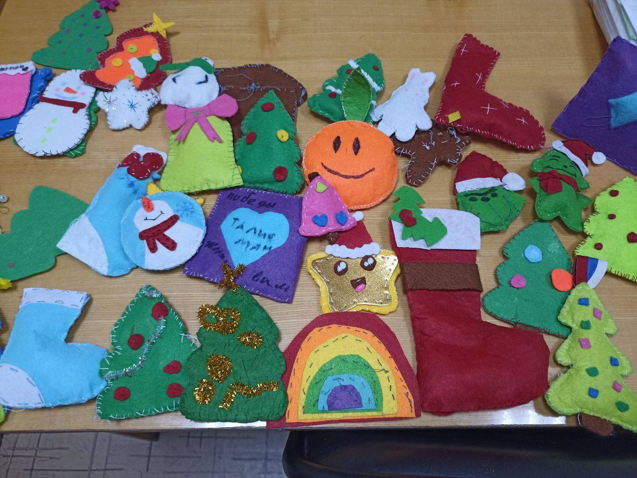 Более 350 новогодних писем отправились бойцам СВО от жителей Красночикойского округа Более 350 новогодних писем отправились бойцам СВО от жителей Красночикойского округа