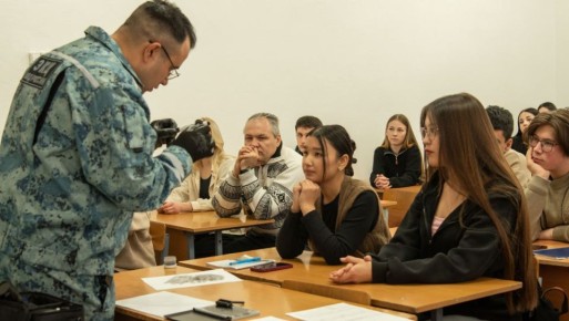 Будущие юристы познакомились с работой экспертов криминалистов в Чите