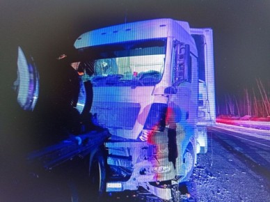 22 января в ночное время на ФАД Р-297 "Чита - Хабаровск", 165 км (Шилкинский округ)по предварительным данным водитель "МAN" допустил наезд на стоящий в попутном направлении большегруз "Mercedes-Benz".В результате...