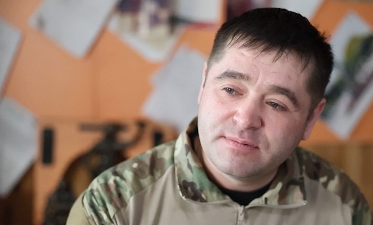 Ветеран СВО из Забайкалья помогает изготавливать мемориальные комплексы