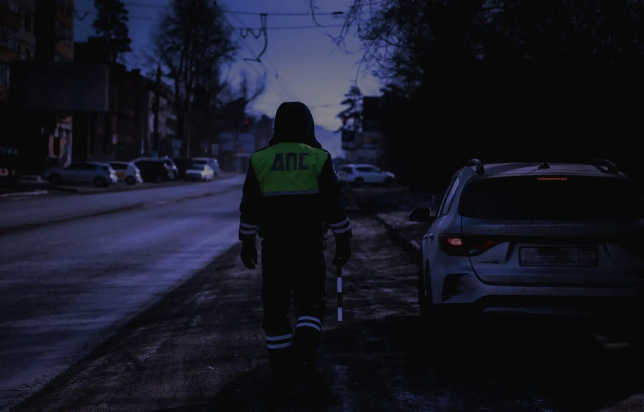 Лишение прав и уголовная ответственность за взятку: в Чите водитель предложил сотрудникам Госавтоинспекции незаконное вознаграждение за не составление административного протокола