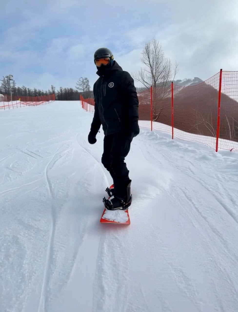 Герой России Балдан Цыдыпов встал на сноуборд после протезирования Герой России Балдан Цыдыпов встал на сноуборд после протезирования