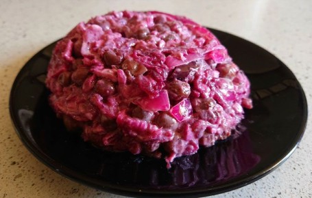 Салат из свёклы с сыром и горошком: простой жизненный баланс вкуса и пользы