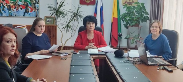 ������ ������� � �������������� ��������������� ������������� �������� ������ � ������� ���