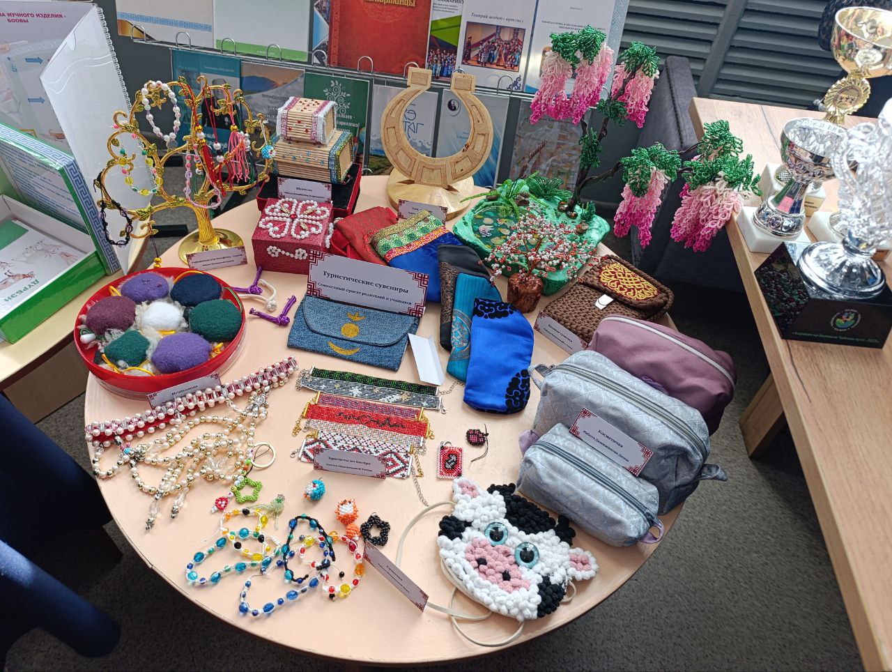 Уникальную выставку организовали в посёлке Агинское Уникальную выставку организовали в посёлке Агинское