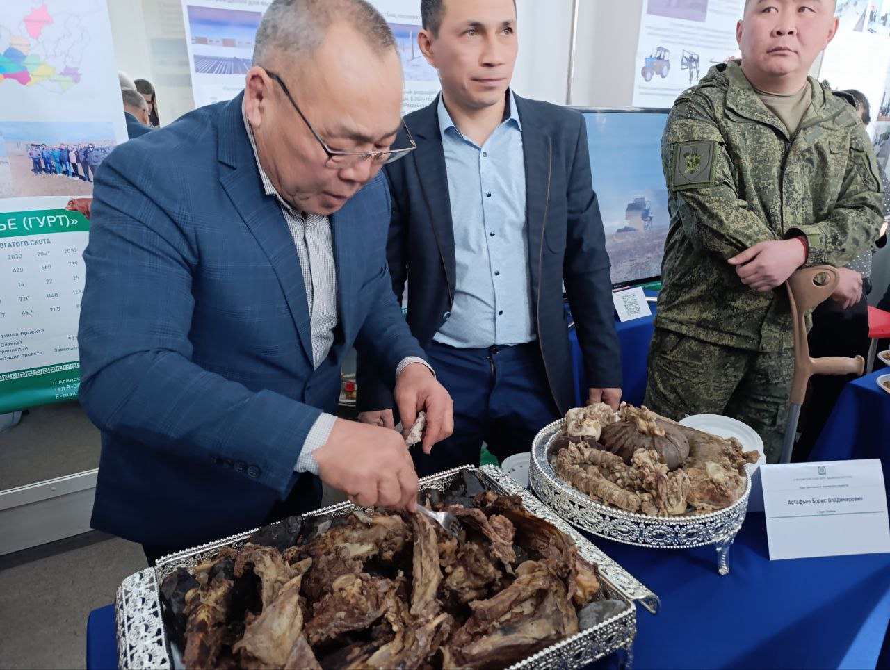 Уникальную выставку организовали в посёлке Агинское Уникальную выставку организовали в посёлке Агинское