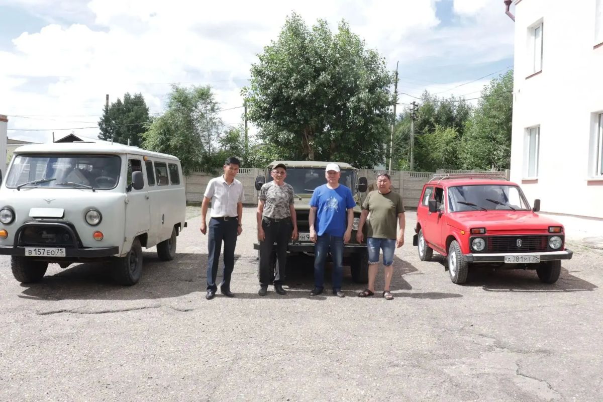 Три автомобиля высокой проходимости отправлены в зону СВО из Могойтуйского округа