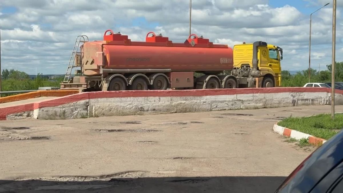 Александр Осипов: Работа по доставке топлива в регион идёт ежедневно