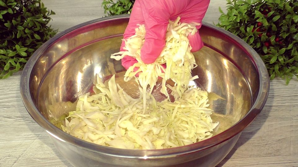 Нежные оладьи из капусты и творога без муки и масла