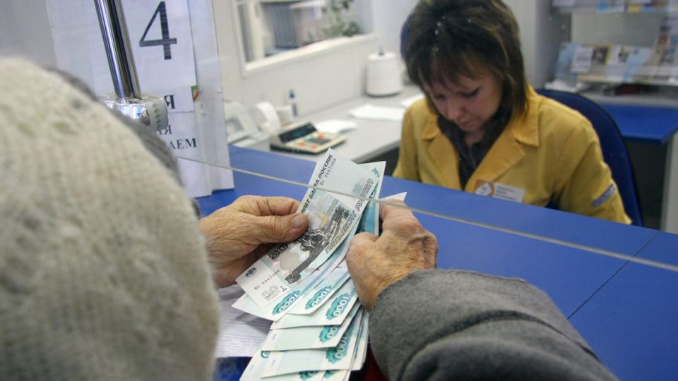 Новогодние сюрпризы: Пенсии и пособия будут выплачены раньше