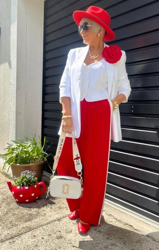 Элегантный стиль после 50: как сочетать красный и белый
