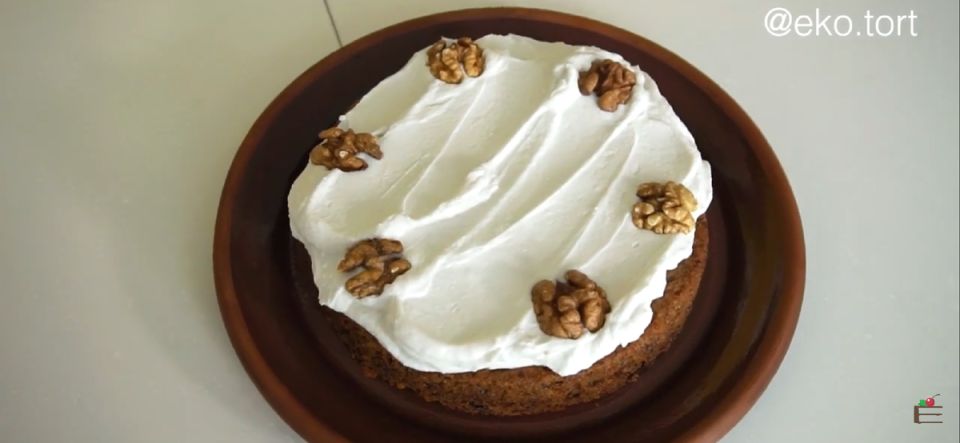 Необычный, но вкусный: морковный торт без сахара