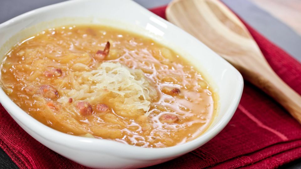 Надоевшие щи превратятся в шедевр кулинарии: понадобится лишь один ингредиент